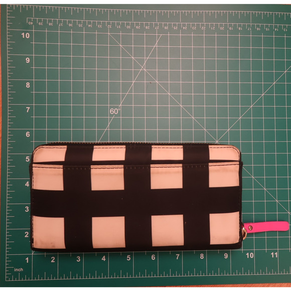 Kate Spade Neda Grove Street printed Pop Art Check Zip Around Wallet Girly GUC - Picture 14 of 15